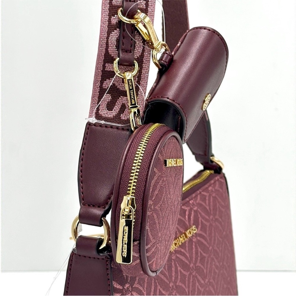MICHAEL KORS Jet Set Travel Small Logo Jacquard
Crossbody With Tech Attach - Picture 10 of 16